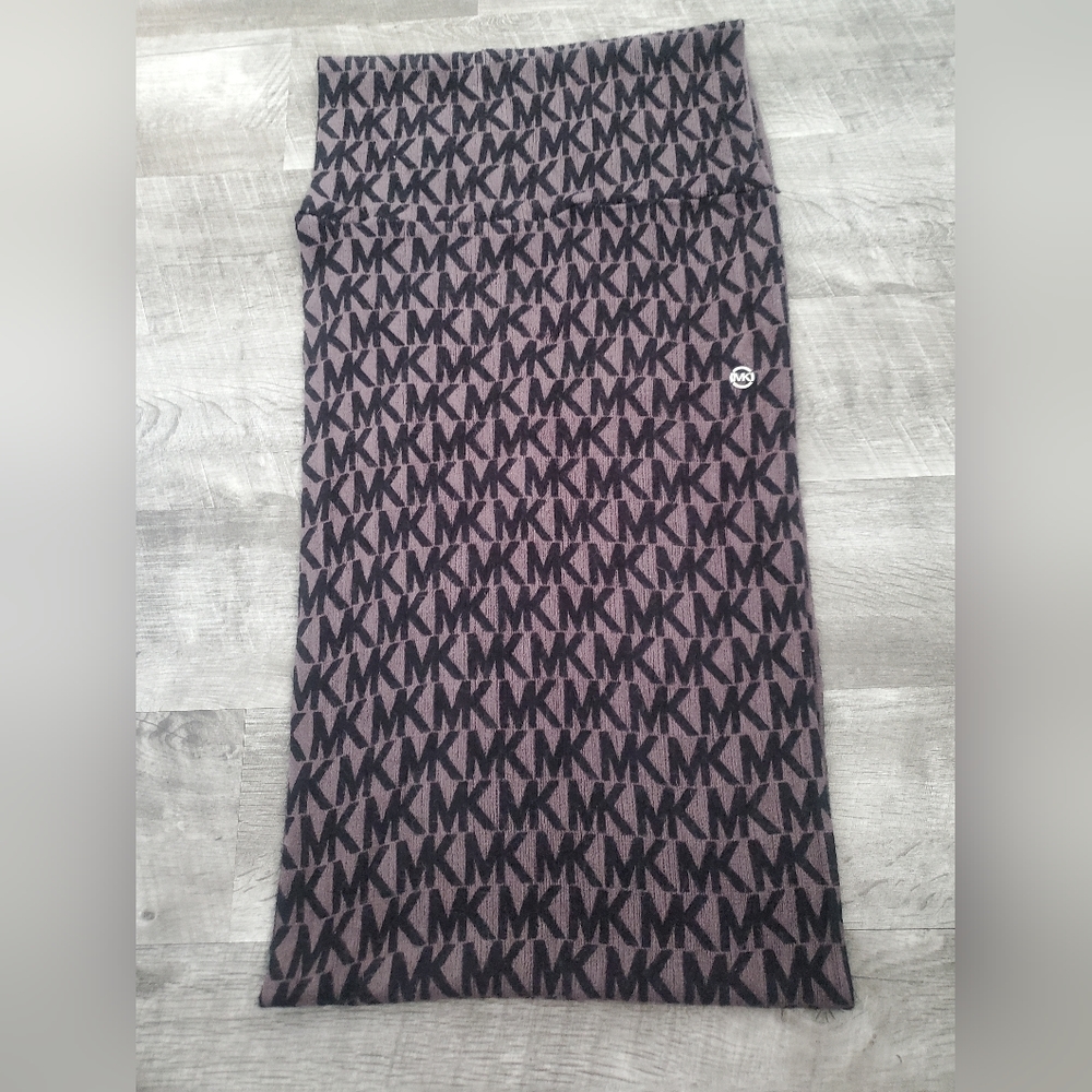 Michael kors infinity scarf